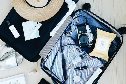 Como fazer uma mala de viagem compacta e assertiva