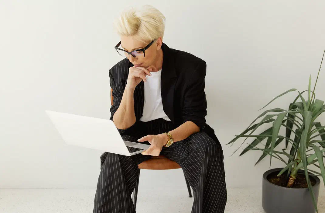 O que vestir para transmitir credibilidade no trabalho