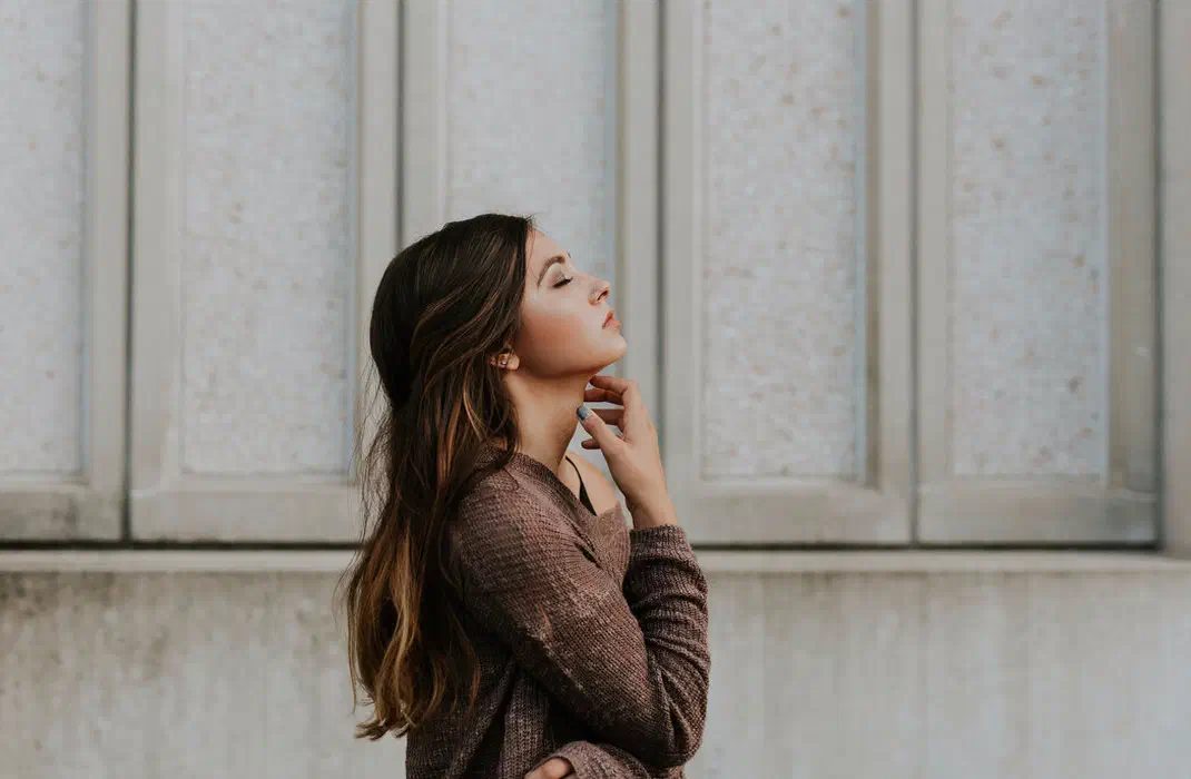 Para as mulheres básicas que desejam ser estilosas